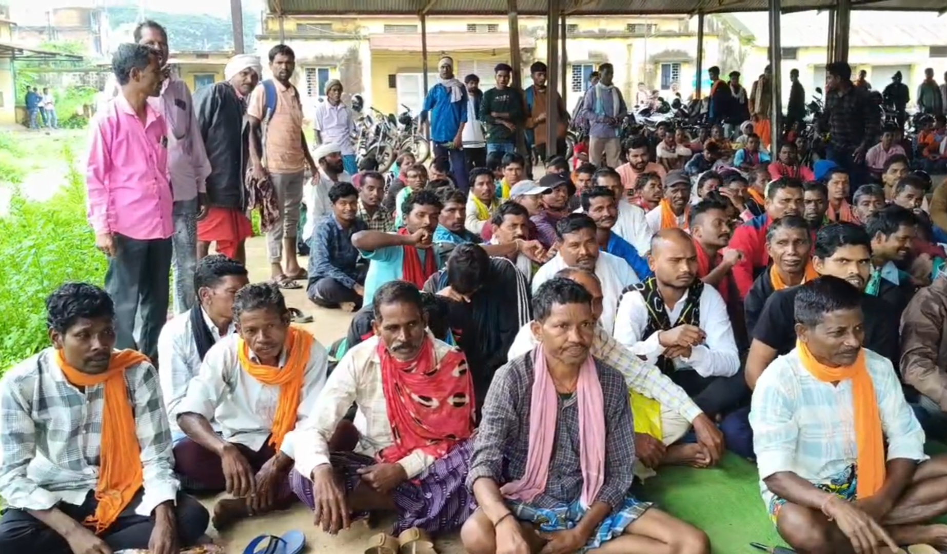 कुपोषण की जंग में एक बार फिर लगा ब्रेक….रसोइए हड़ताल पर ,नहीं बन रहा मध्यान भोजन…