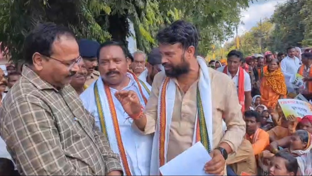 ​चक्रवात ‘अर्नब’ के बाद बस्तर में सियासत तेज: कांग्रेस ने उठाई किसानों का कर्ज माफ करने और मुआवजे की मांग